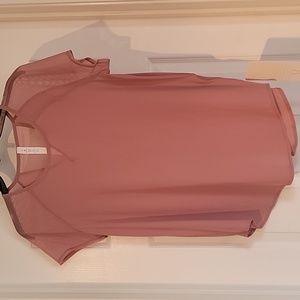 Lululemon size 8 Mix and Mesh tee